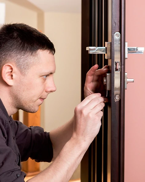 : Professional Locksmith For Commercial And Residential Locksmith Services in Rosemont, CA