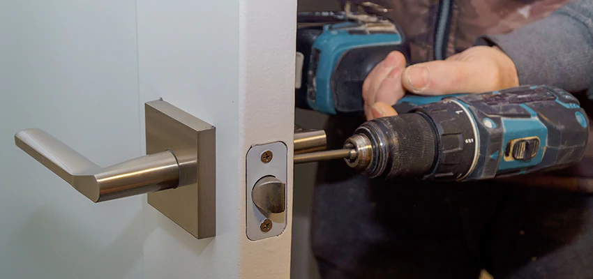 Broken Door Handle Lock Repair in Rosemont, California